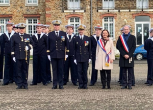 REMISE DU FANION A LA PMM “COLBERT” DE VERSAILLES