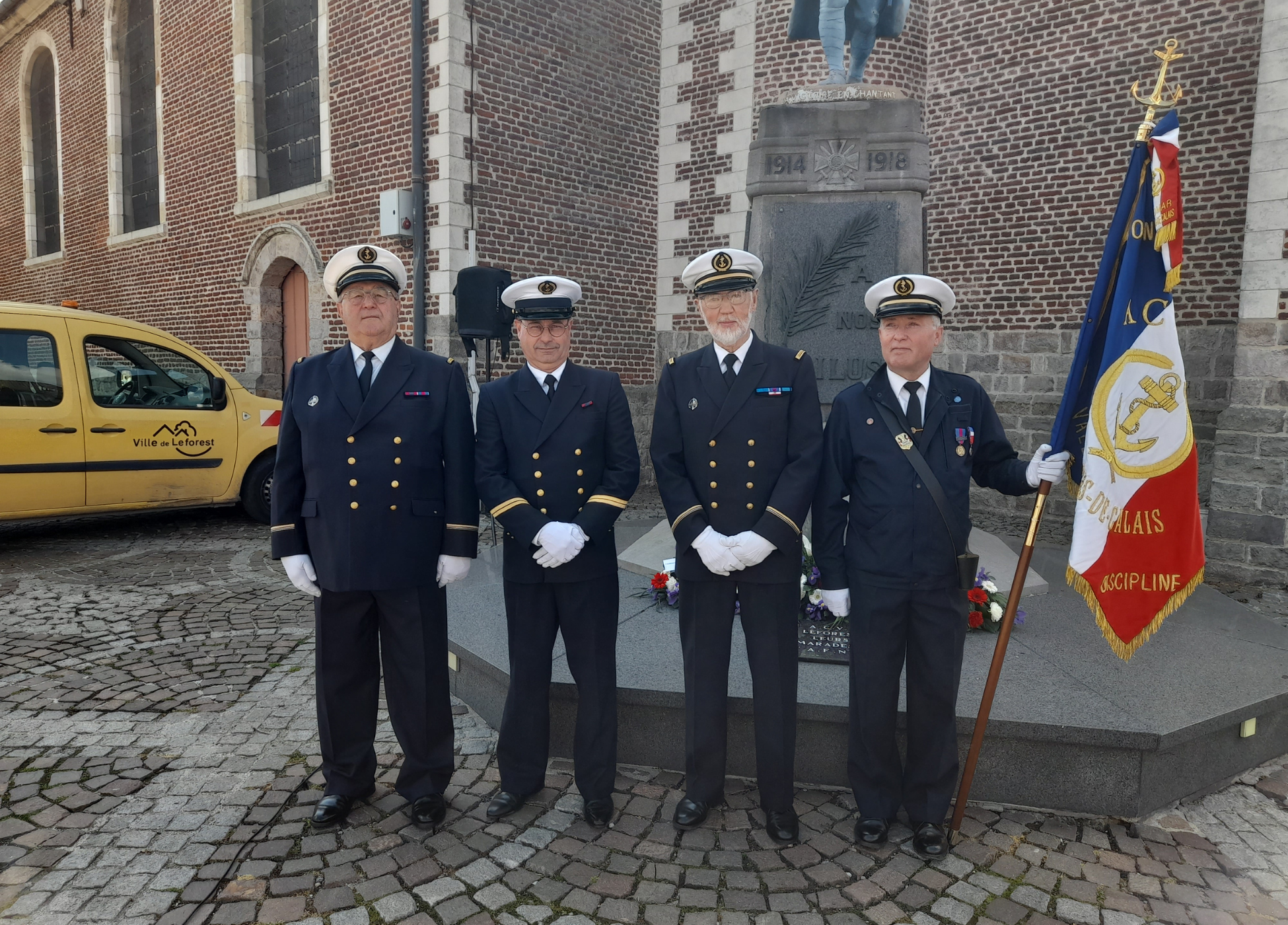 Lire la suite à propos de l’article LA MARINE NATIONALE EN ESCALE A LEFOSREST